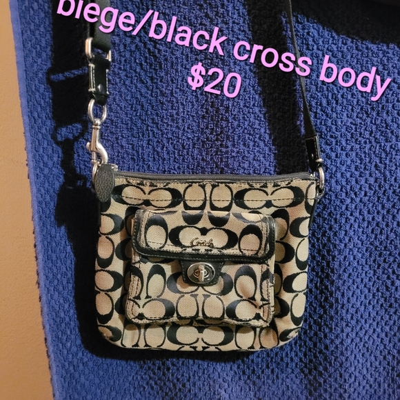 Multiple purses most are $15-25 - Picture 16 of 16